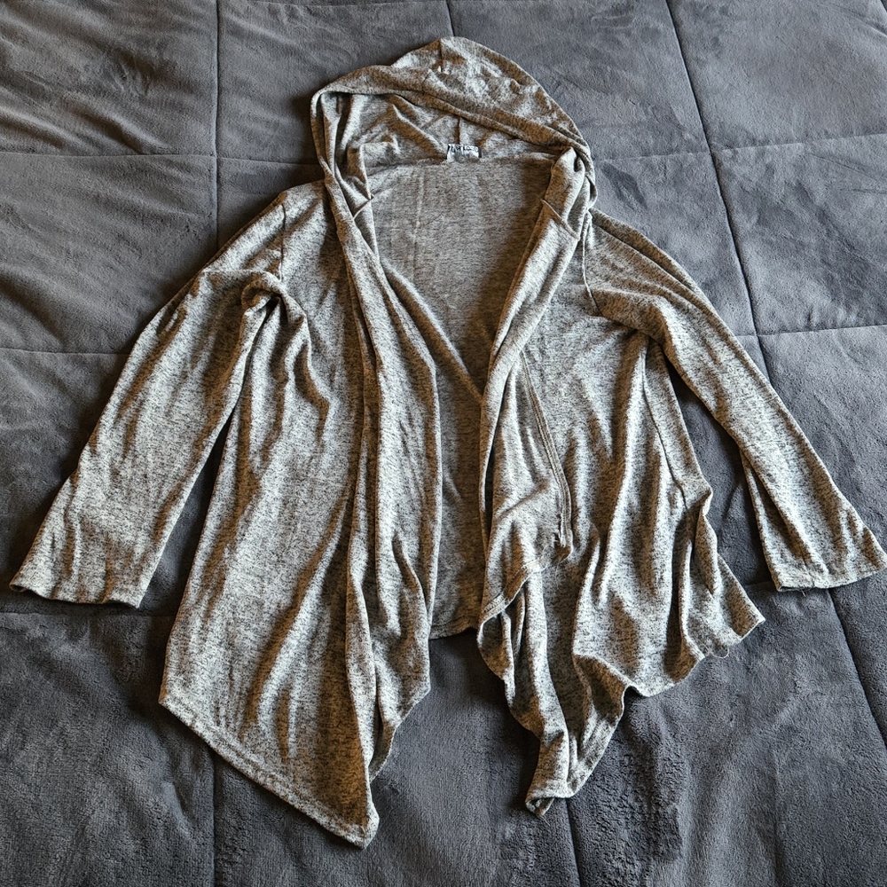 JM Fleurette Heather Grey Cardigan Sweater